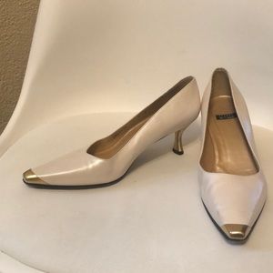 Vintage Stuart Weitzman Cream Gold Heels Metal Tip
